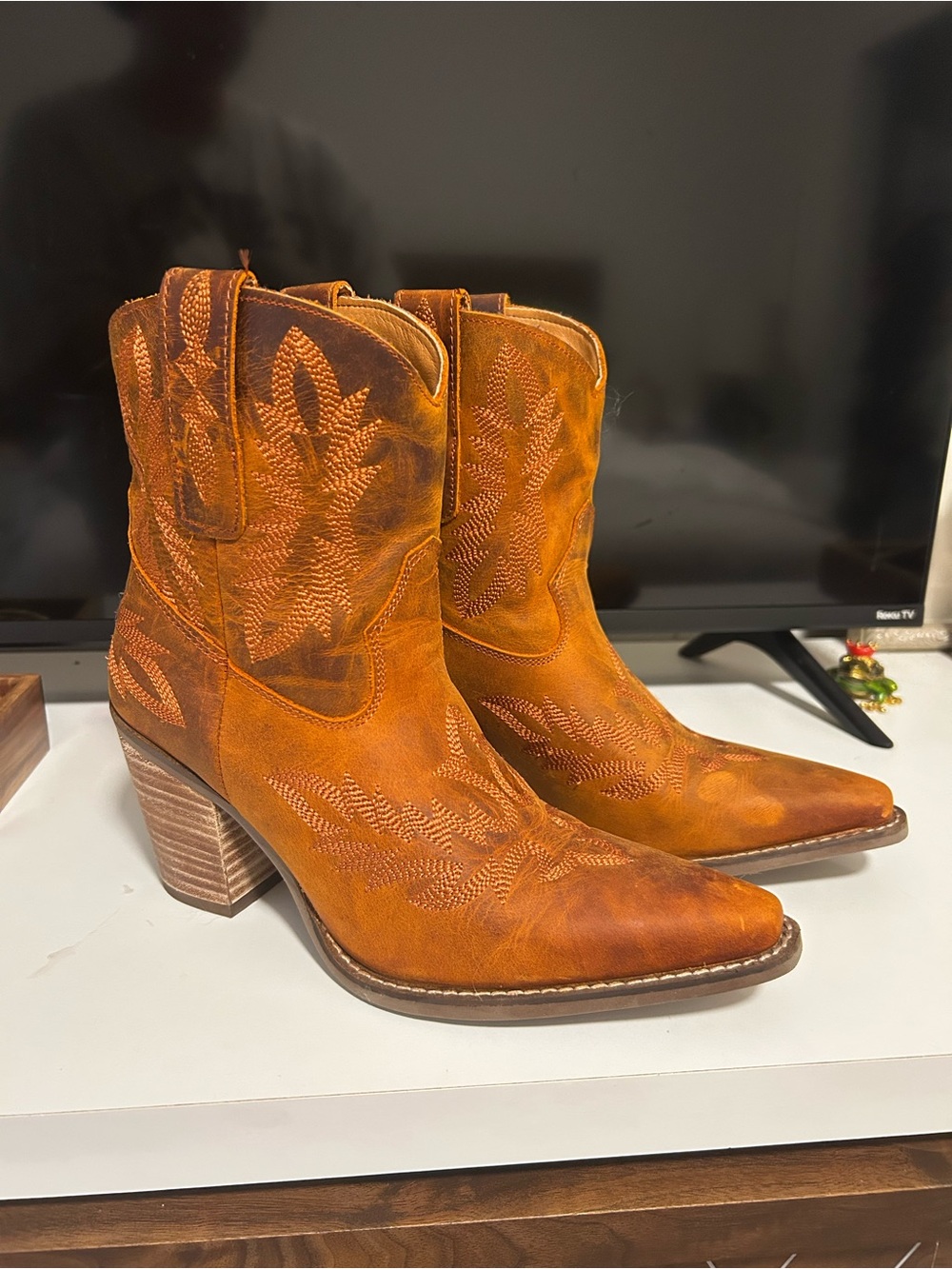 dingo Rust Suede Western Ankle Boots